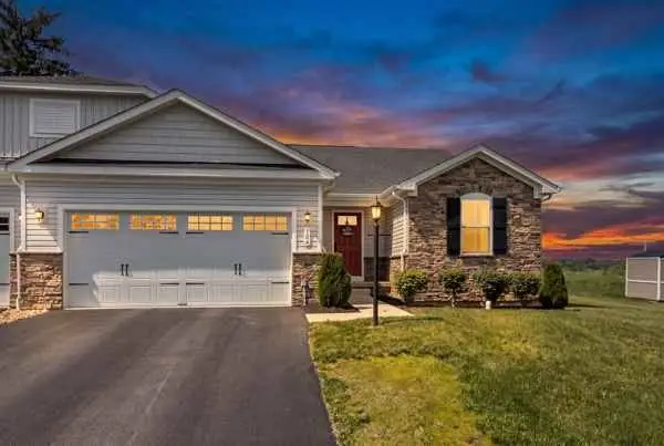 106 Jessica Ct, Beaver Falls, PA 15010