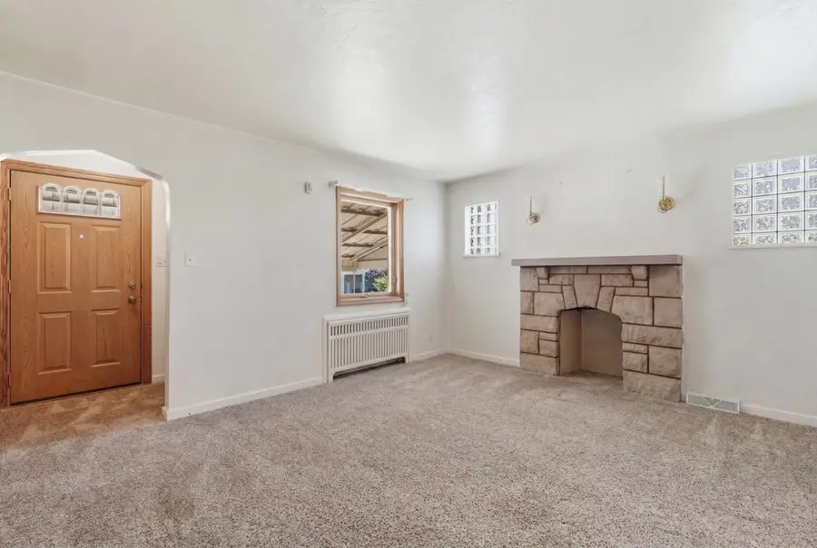 411 Phillips Avenue, McKees Rocks, PA 15136 - #3