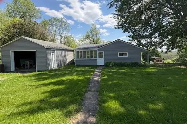 6365 Tuscarawas Rd, Industry, PA 15052