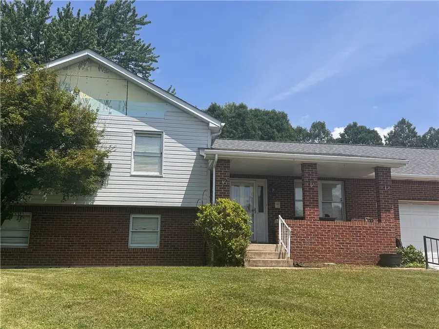 1308 Mckinley Dr, Clairton, PA 15025 - #3