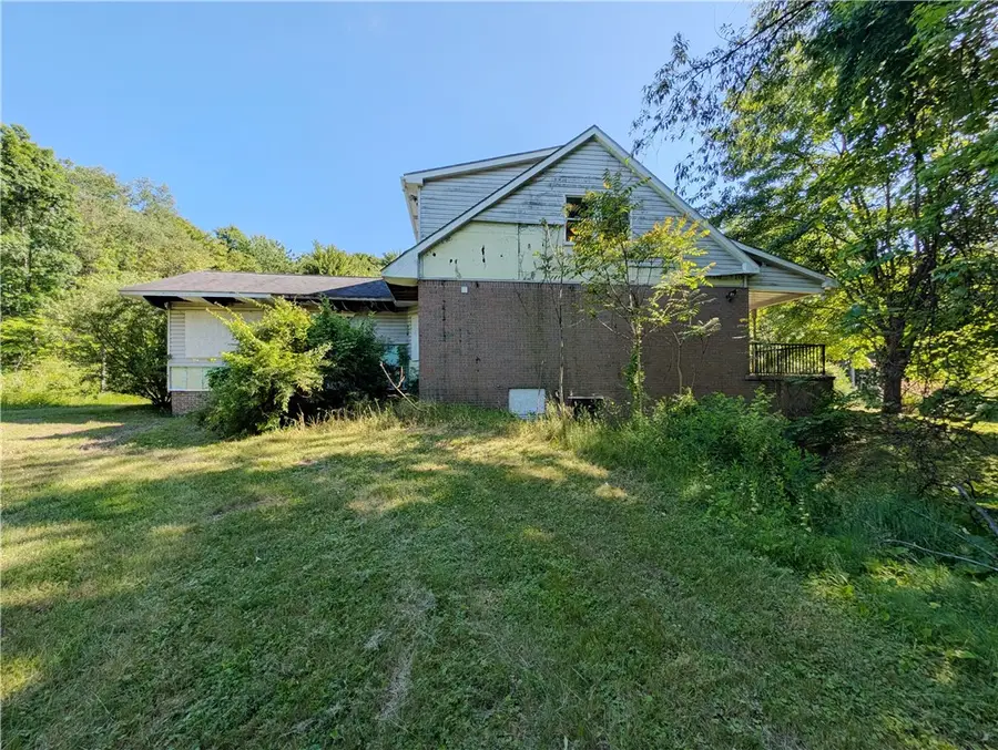 127 Clearview Dr, Ruffs Dale, PA 15679 - #2