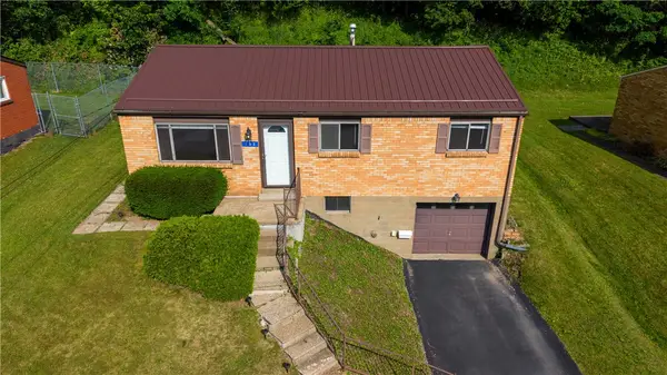 152 Black Hills Rd, Pittsburgh, PA 15239