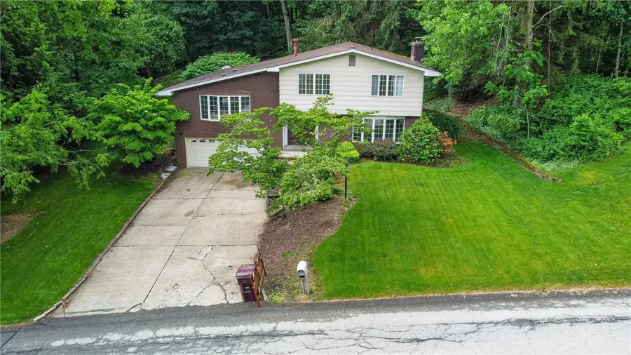 3808 Edinburg Dr, Murrysville, PA 15668 - #2