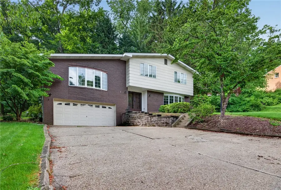 3808 Edinburg Dr, Murrysville, PA 15668 - #3