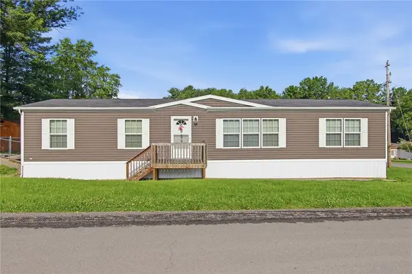 16 Jean St, Belle Vernon, PA 15012