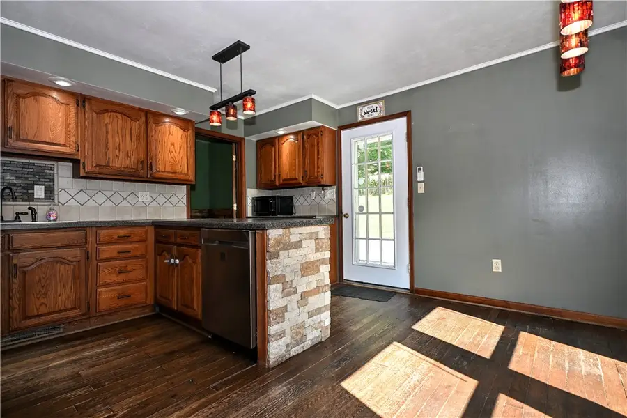 284 Richeyville Rd, Daisytown, PA 15427 - #3