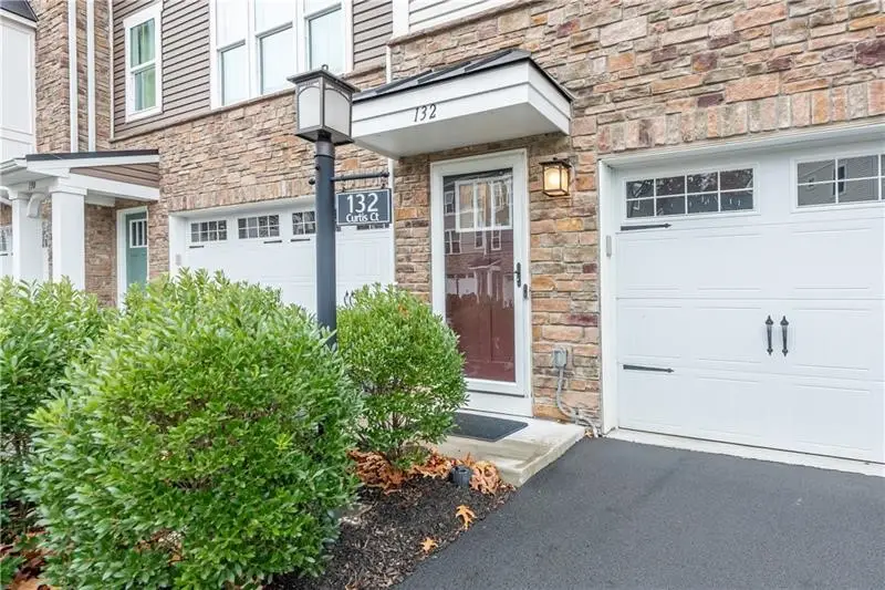 132 Curtis Court Ross Twp, Pittsburgh, PA 15237 - #2