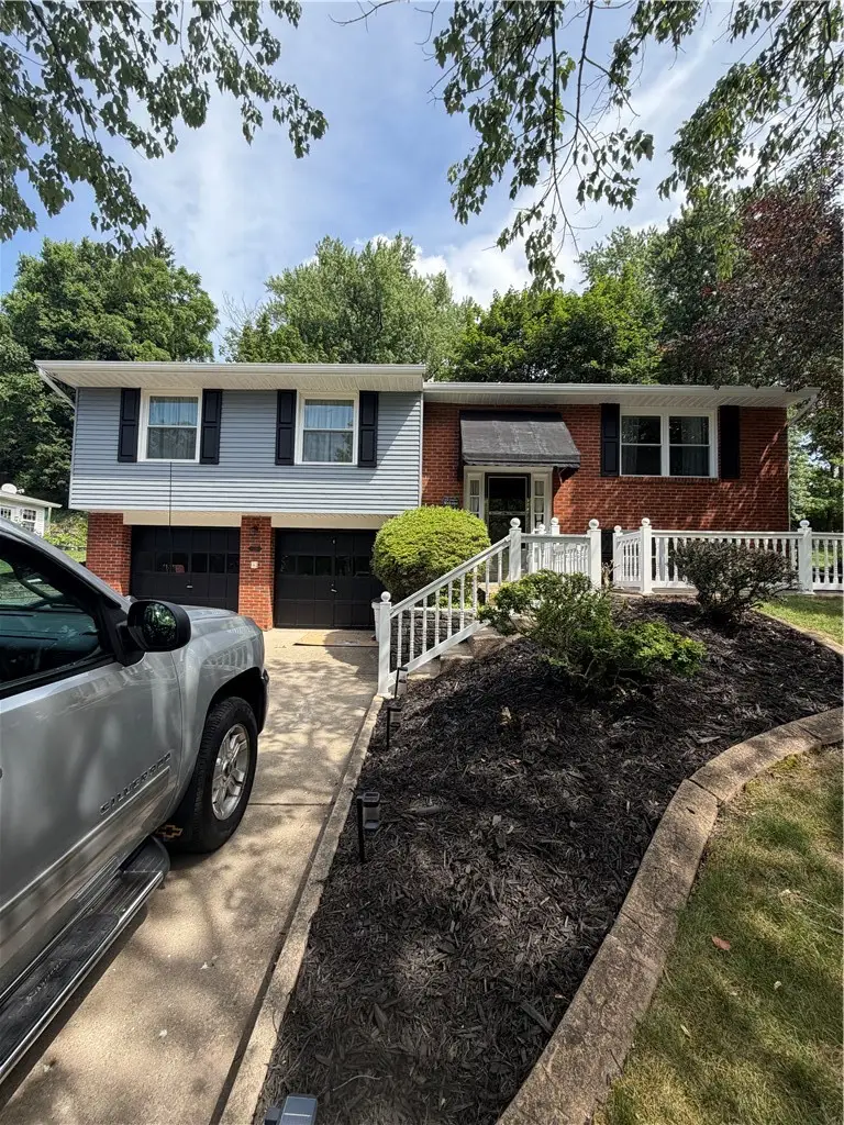 556 Sangree Rd, Pittsburgh, PA 15237 - #1