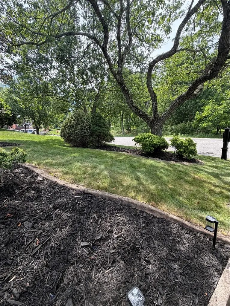 556 Sangree Rd, Pittsburgh, PA 15237 - #2