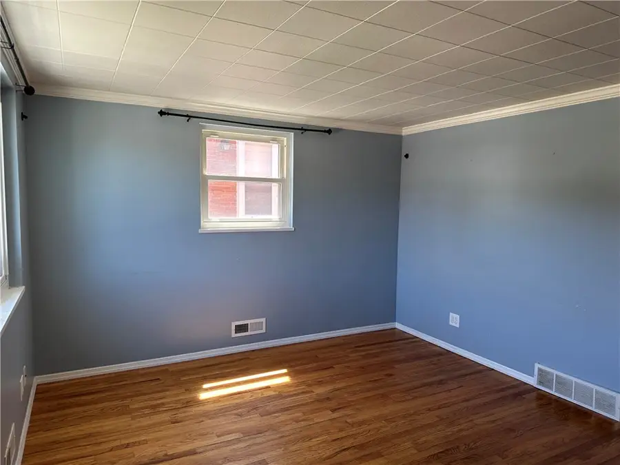 116 Knox St, Bridgeville, PA 15017 - #2