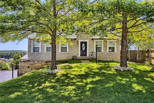415 Crossbow Dr, New Stanton, PA 15672