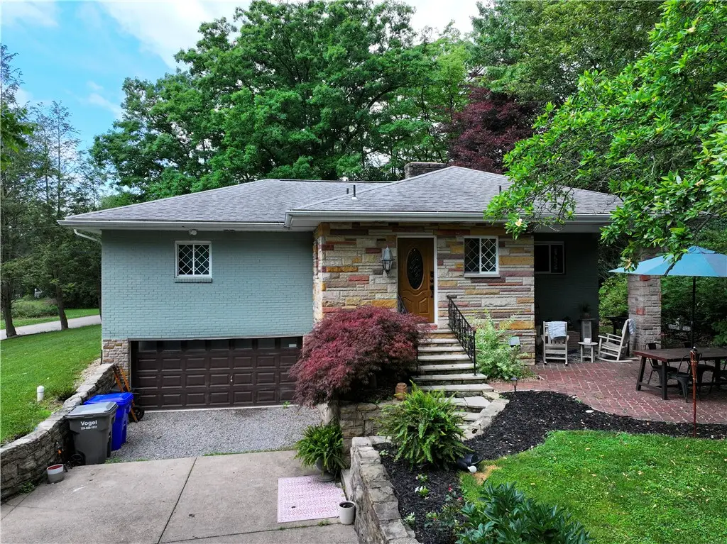 109 Oak Ridge Dr, Butler, PA 16002 - #1