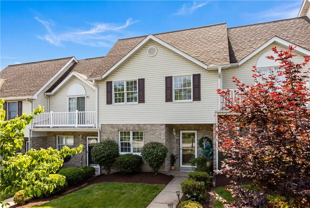 110 Longvue Dr, White Oak, PA 15131 - #1