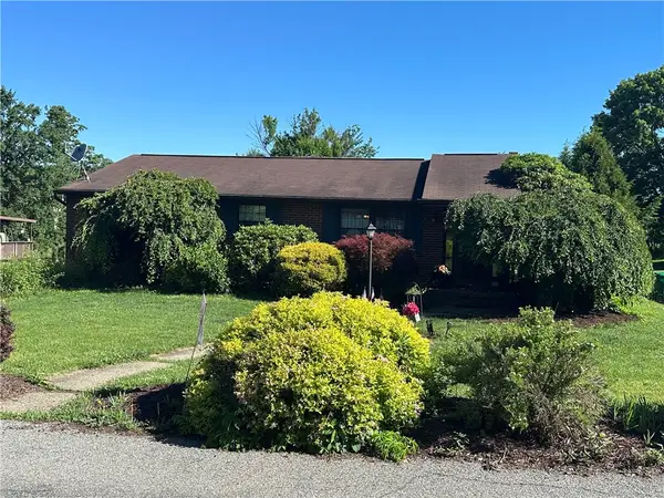 141 Hampton Ct, Butler, PA 16002