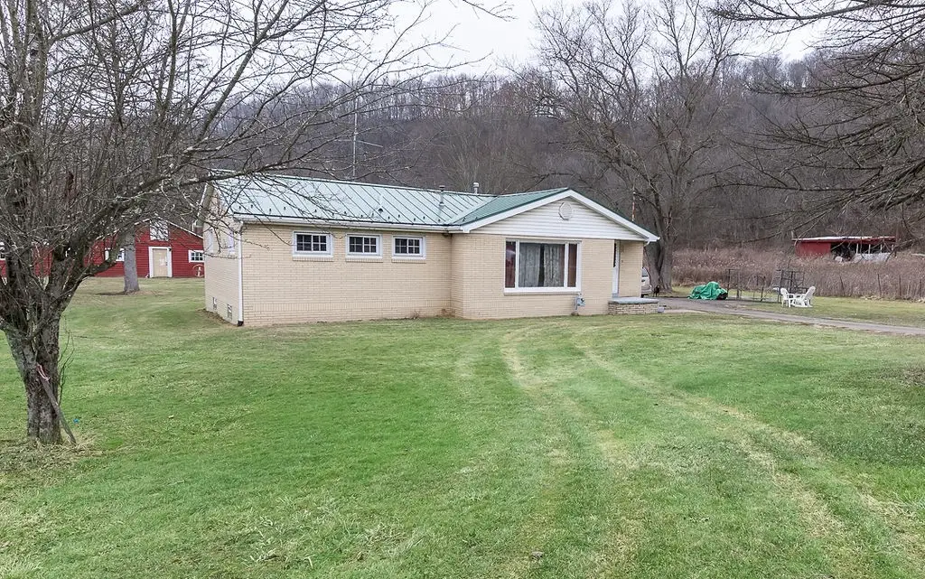 107 Wallace Dr, Darlington, PA 16115 - #1