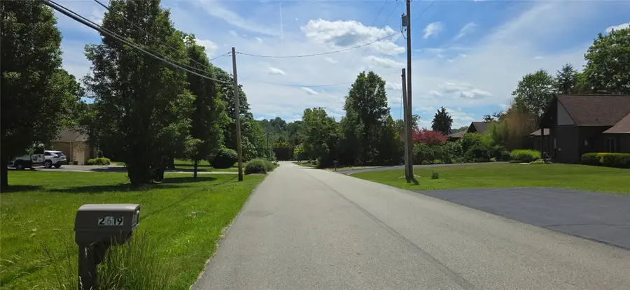 2619 Linda Dr, Murrysville, PA 15668 - #3