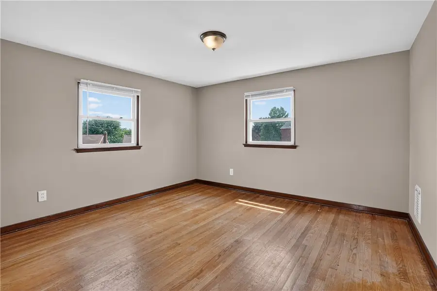 1010 Elmwood St, McKeesport, PA 15133 - #2