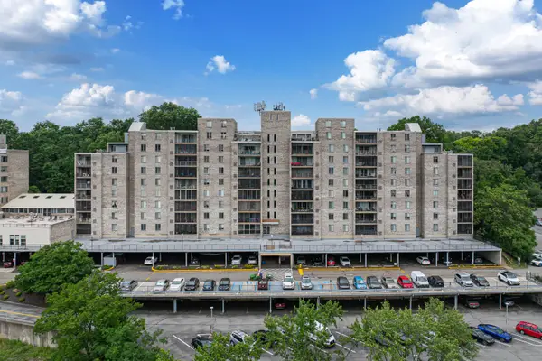 2120 Greentree Road #408E, Pittsburgh, PA 15220
