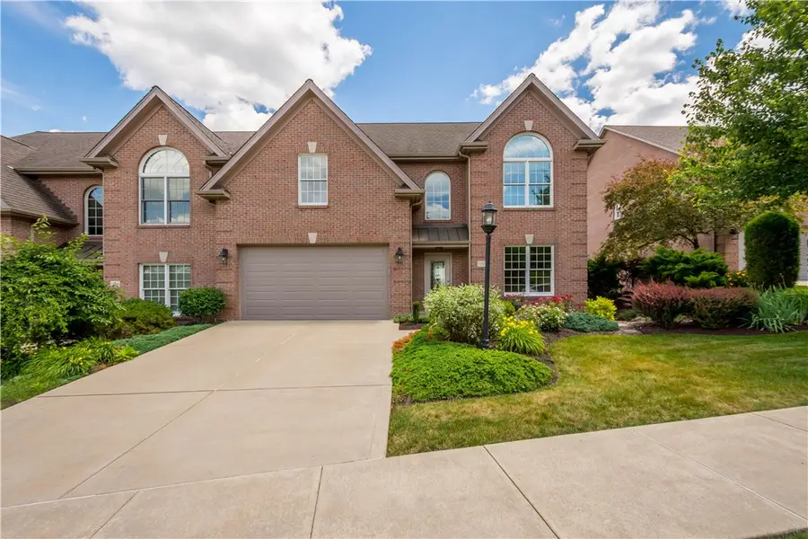 1557 Staunton Dr, Coraopolis, PA 15108 - #2