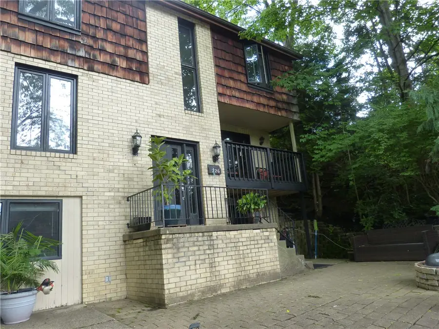 226 Seminole Drive, Pittsburgh, PA 15228 - #2