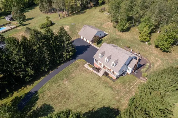 959 Bentleyville Rd, Charleroi, PA 15022