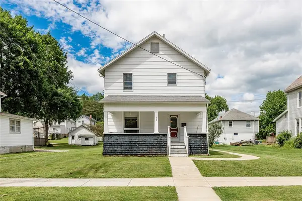 225 E Pine St, Grove City Boro, PA 16127