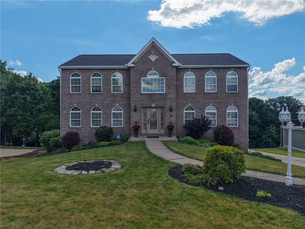 219 Waterford Dr, Robinson, PA 15136 - #1