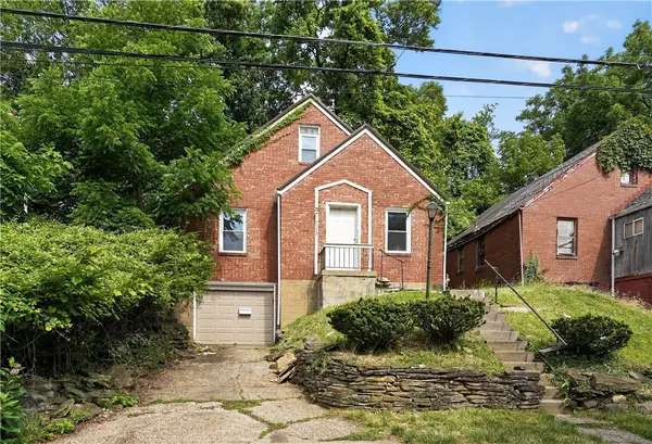 2137 Village Dr, Pittsburgh, PA 15221