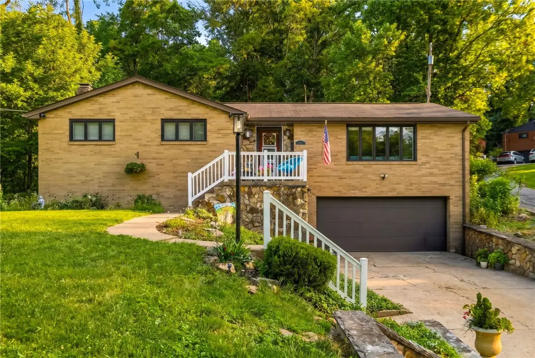 402 Glenrock Dr, Bethel Park, PA 15102 - #1