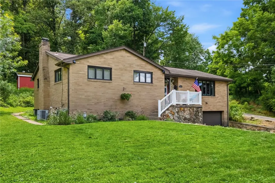 402 Glenrock Dr, Bethel Park, PA 15102 - #2