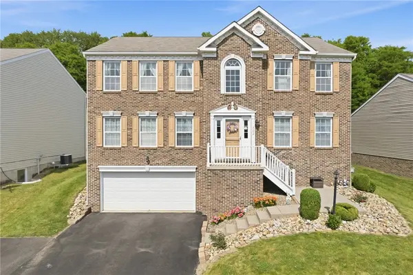 302 Summit Cir, Houston, PA 15342