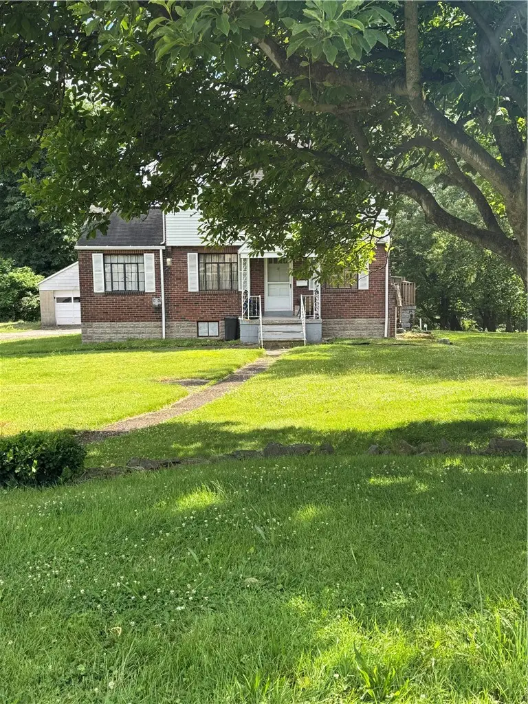 44 Forest Grove Rd, Coraopolis, PA 15108 - #2