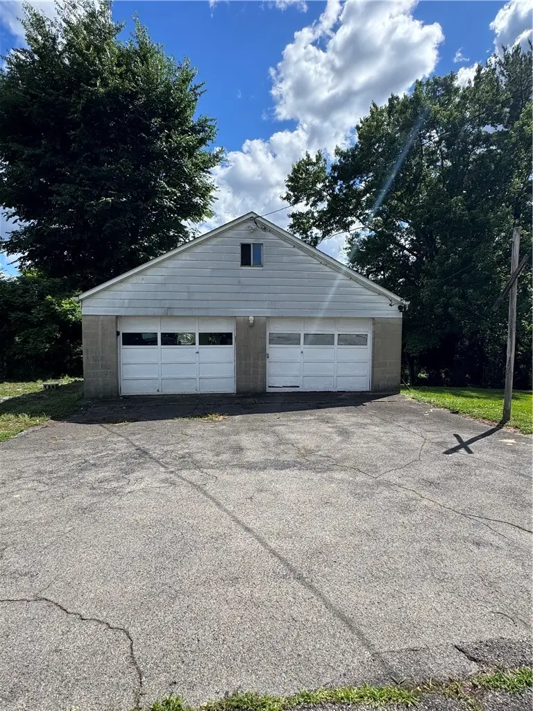 44 Forest Grove Rd, Coraopolis, PA 15108 - #3