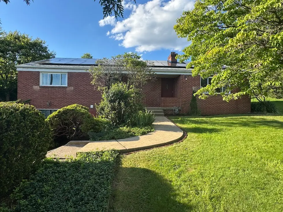 2455 Hampton Ave, Allison Park, PA 15101 - #1