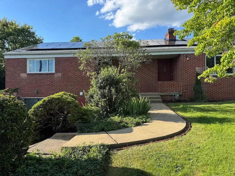 2455 Hampton Ave, Allison Park, PA 15101 - #2