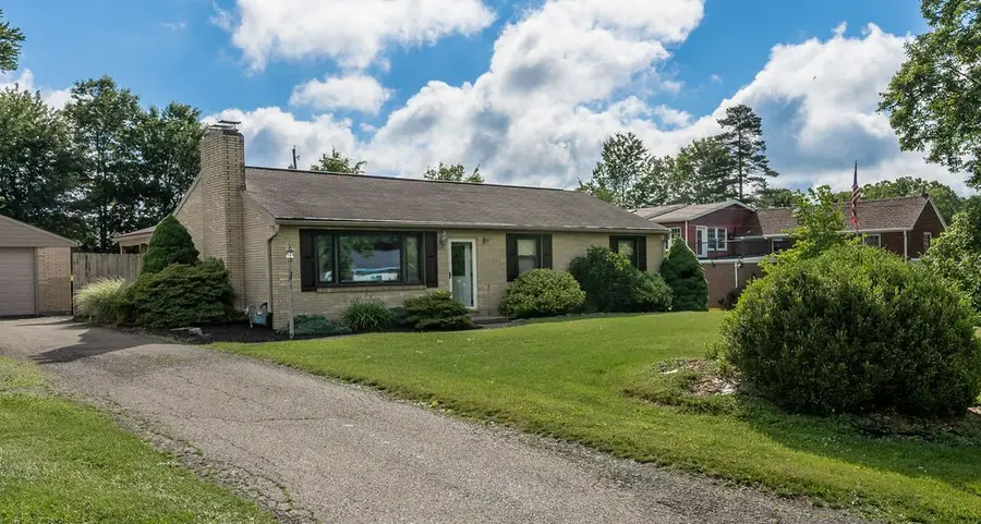 142 Emmet Dr, Beaver Falls, PA 15010 - #3