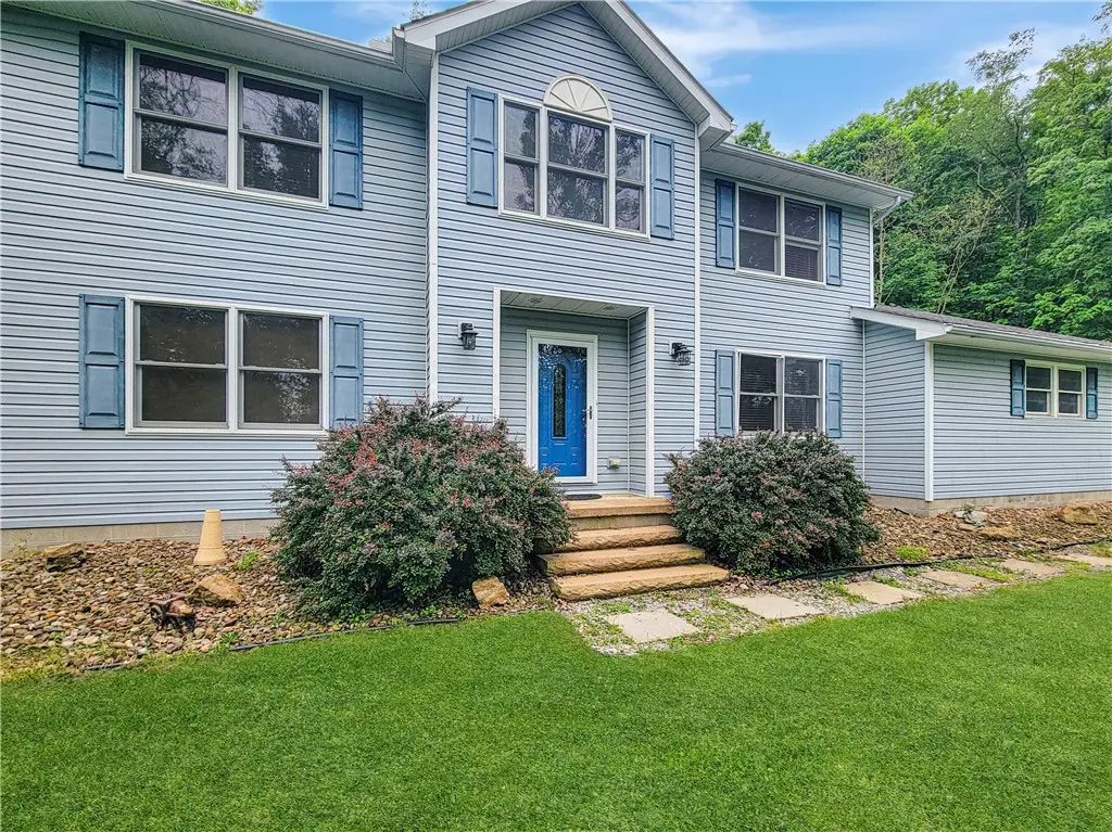 130 Lewis St, Ambridge, PA 15003 - #1