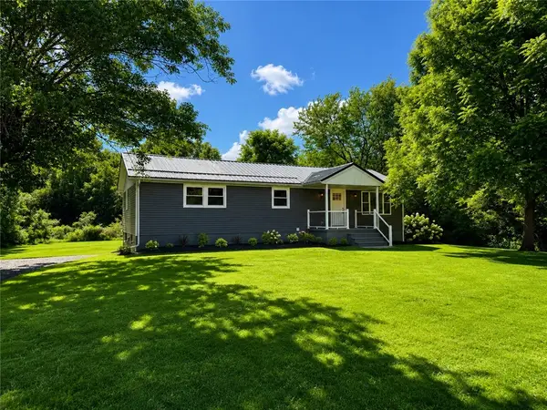 141 Lakeside Dr, New Castle, PA 16105
