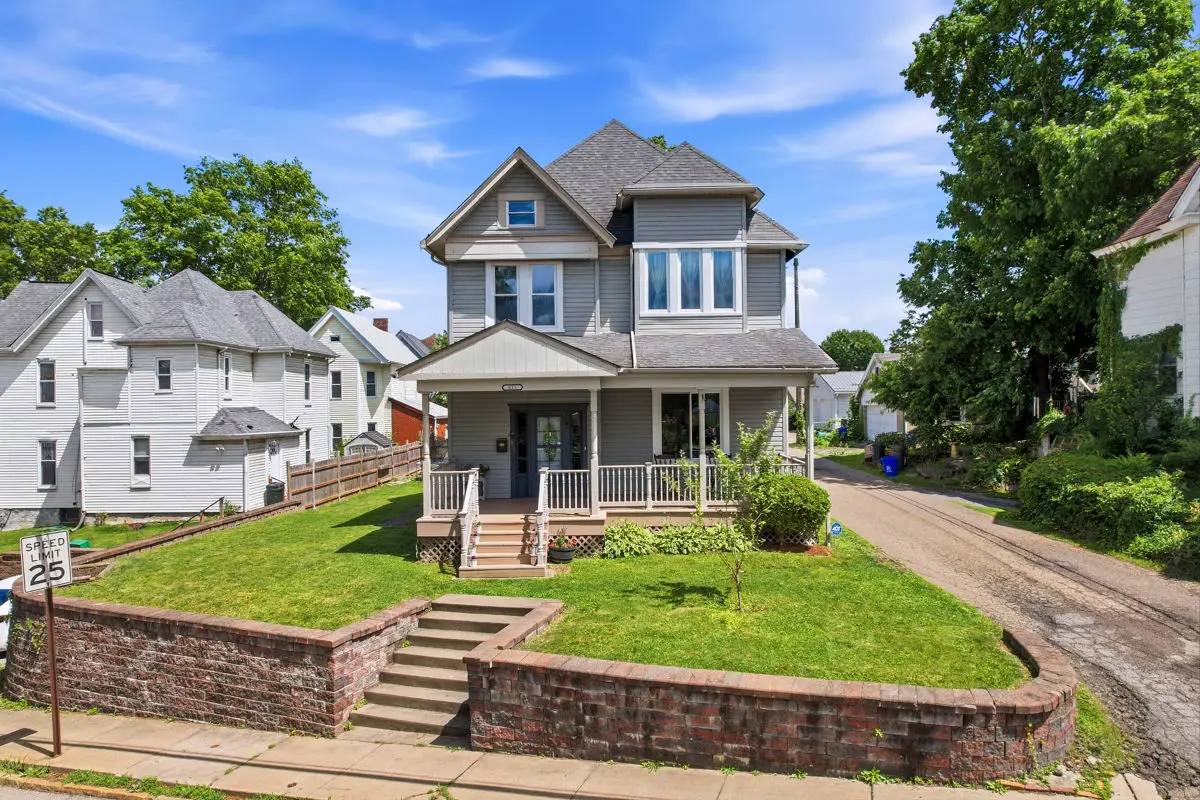 611 Montour Street, Coraopolis, PA 15108 - #1