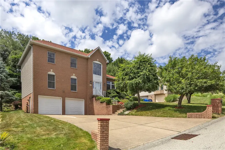 4027 Holiday Park Drive, Murrysville, PA 15668 - #2