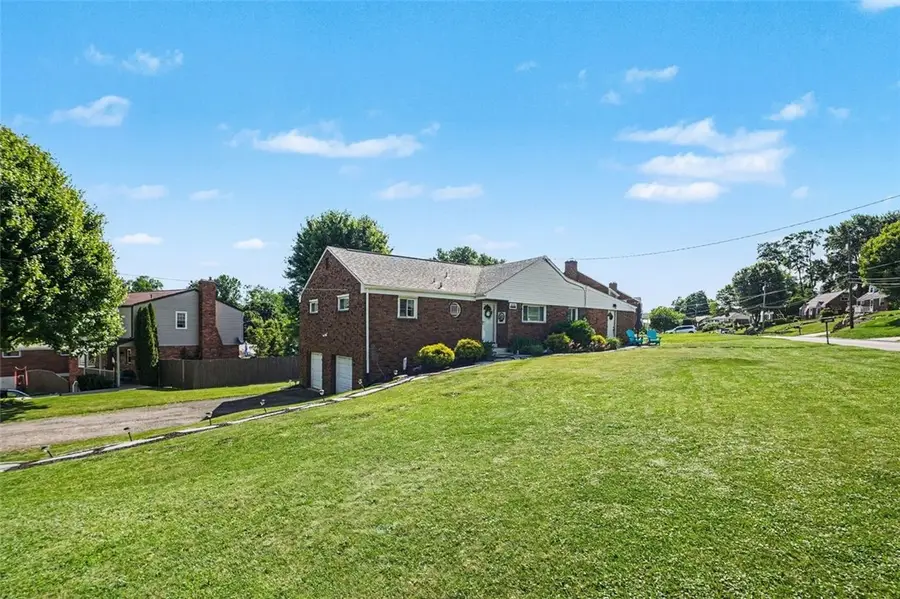 6501 Ventura Dr, Pittsburgh, PA 15236 - #2