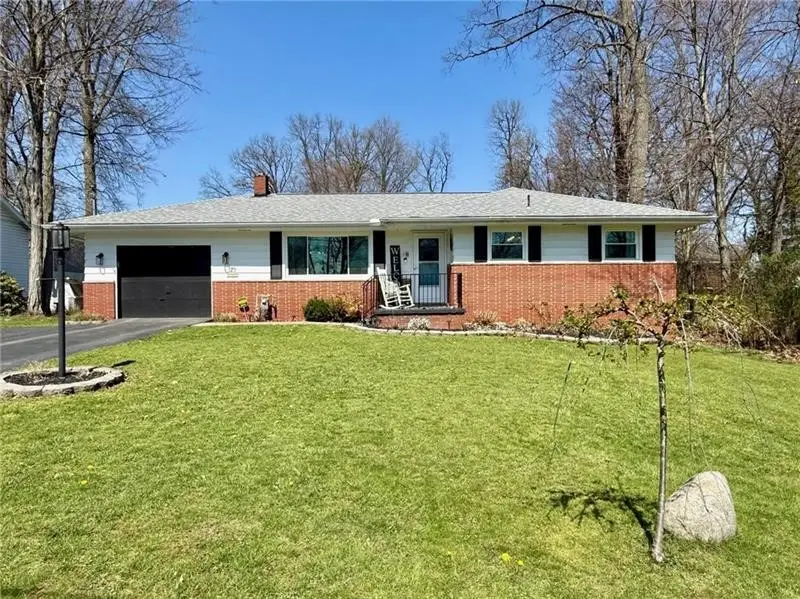 20 W Meyer, New Castle, PA 16105 - #1