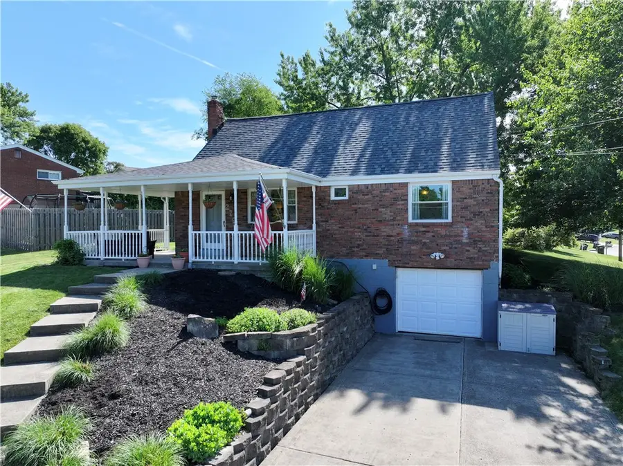 279 Southward Dr, Coraopolis, PA 15108 - #2