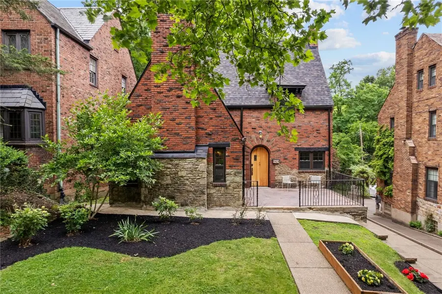 1240 Bellerock St, Pittsburgh, PA 15217 - #2
