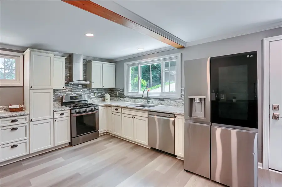 201 Center Avenue, Oakdale, PA 15071 - #2