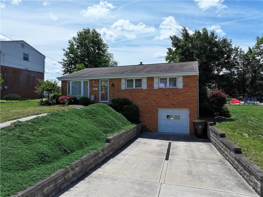 2853 W Munroe St, Bethel Park, PA 15102 - #2