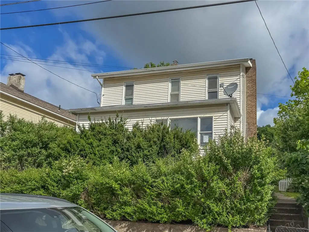220 W 10th Ave, Tarentum, PA 15084 - #1