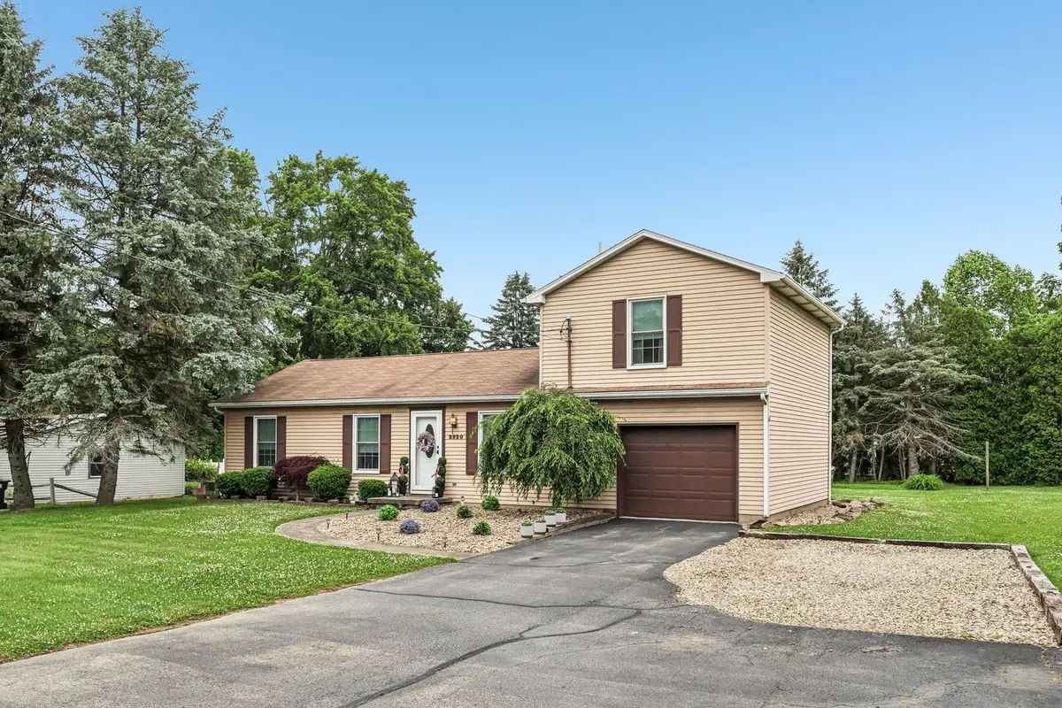 2920 Mercer Rd., New Castle, PA 16105 - #1