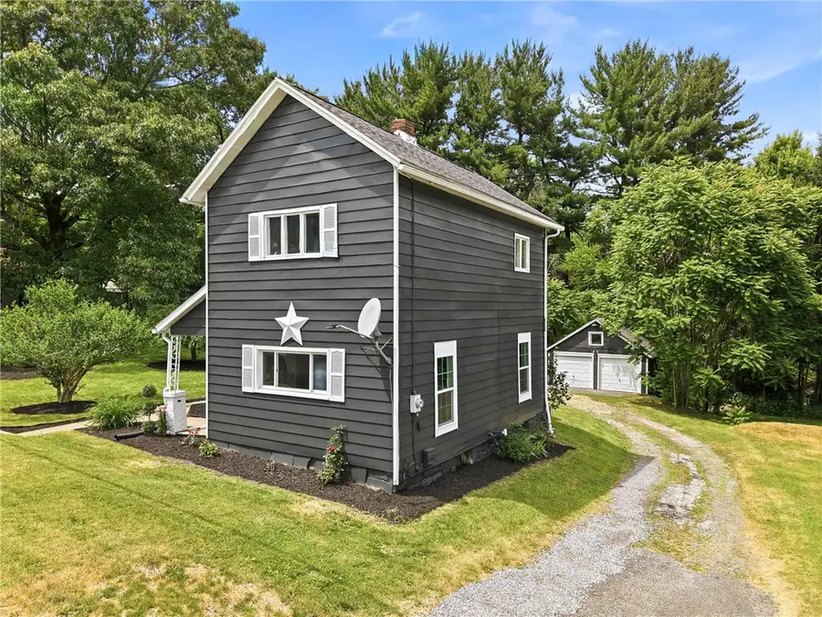 276 Lincoln St, Sharon, PA 16146 - #3