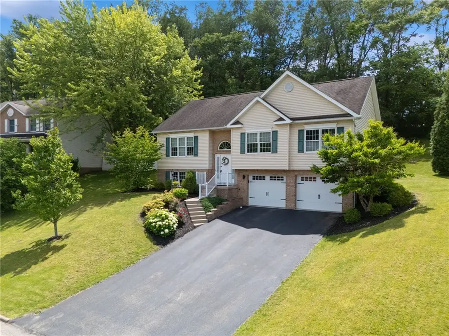 74 Laurel Dr, Greensburg, PA 15601 - #3